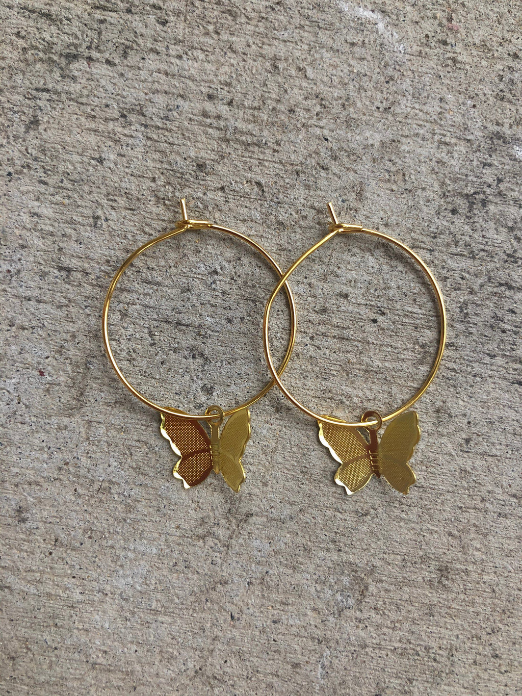 SIMPLE BUTTERFLY HOOPS