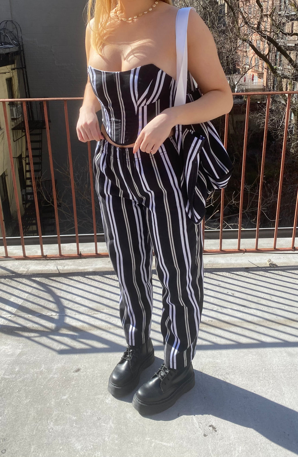 WHITE STRIPED TOTE BAG