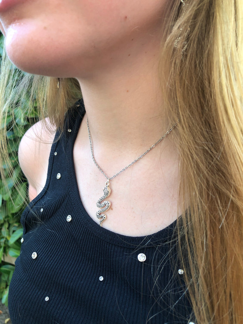 SNAKE NECKLACE